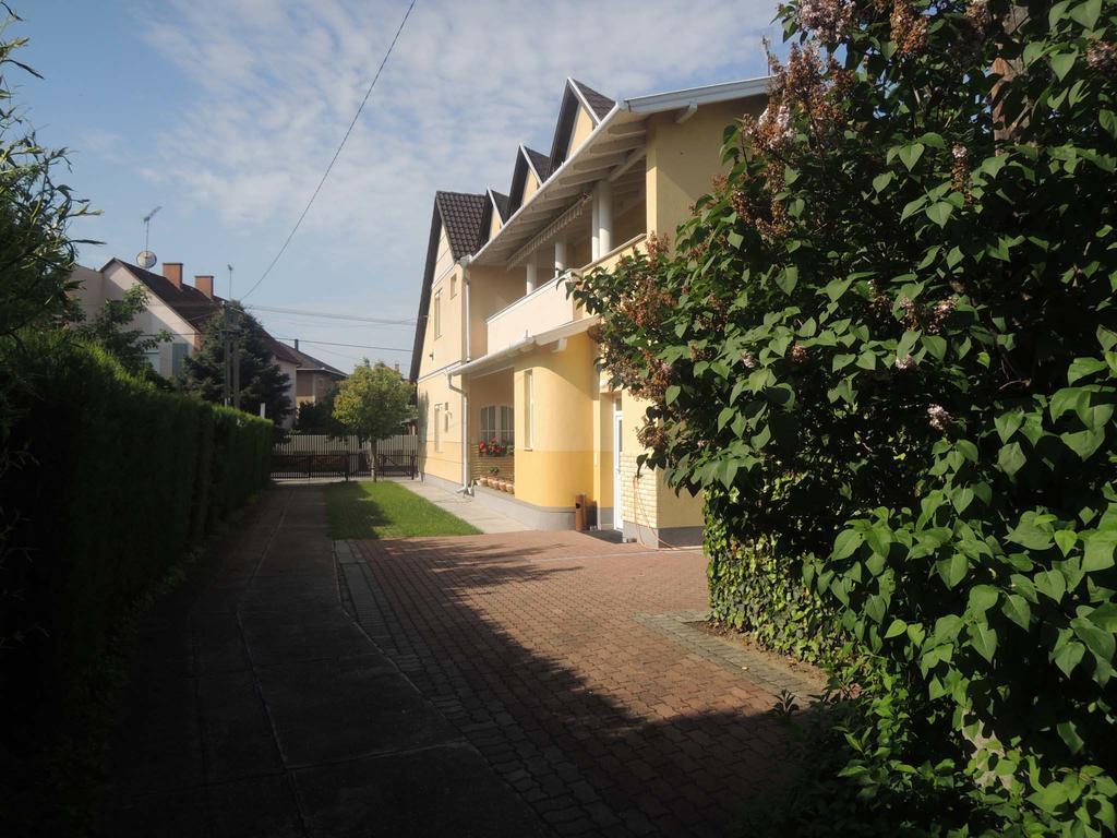 Panzio Status Apartment Hajdúszoboszló Екстериор снимка