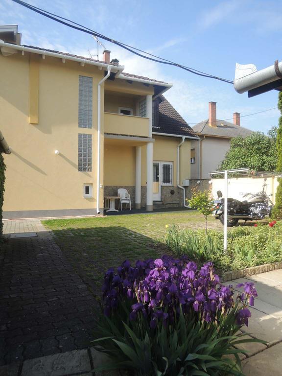Panzio Status Apartment Hajdúszoboszló Екстериор снимка