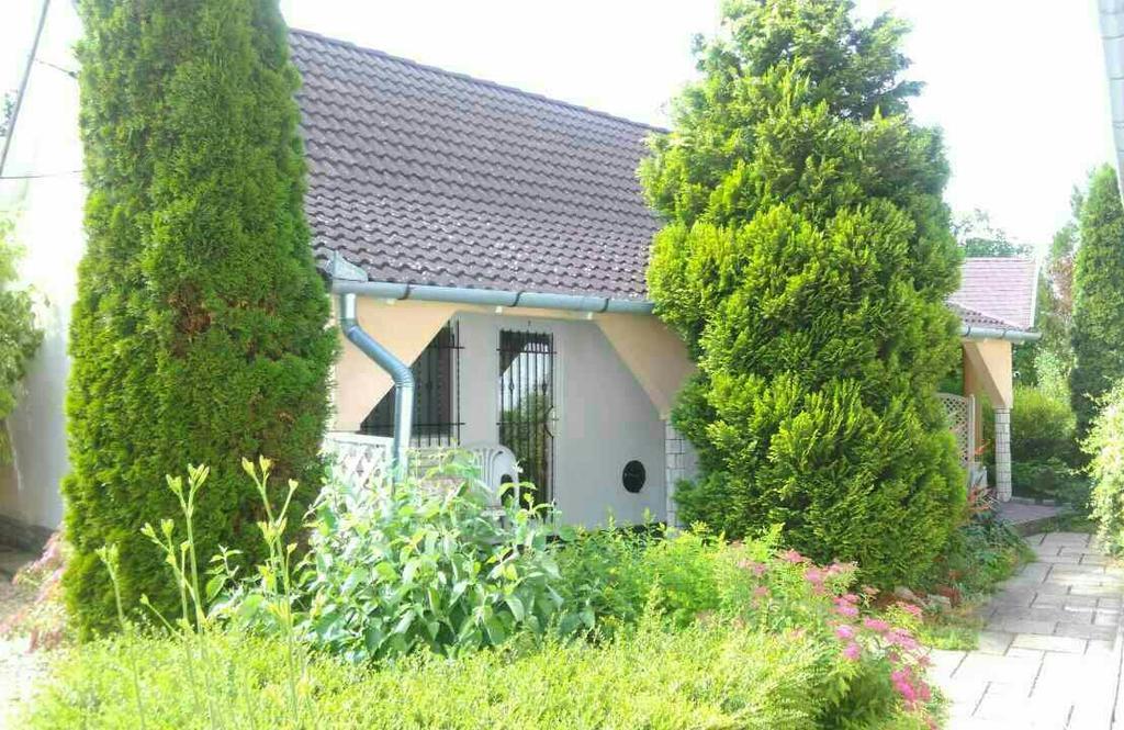 Panzio Status Apartment Hajdúszoboszló Екстериор снимка
